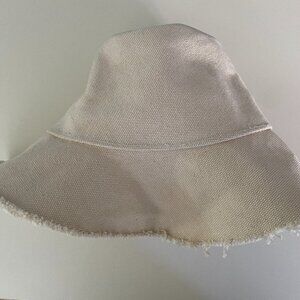Ivory canvas packable Magic Hat - Medium